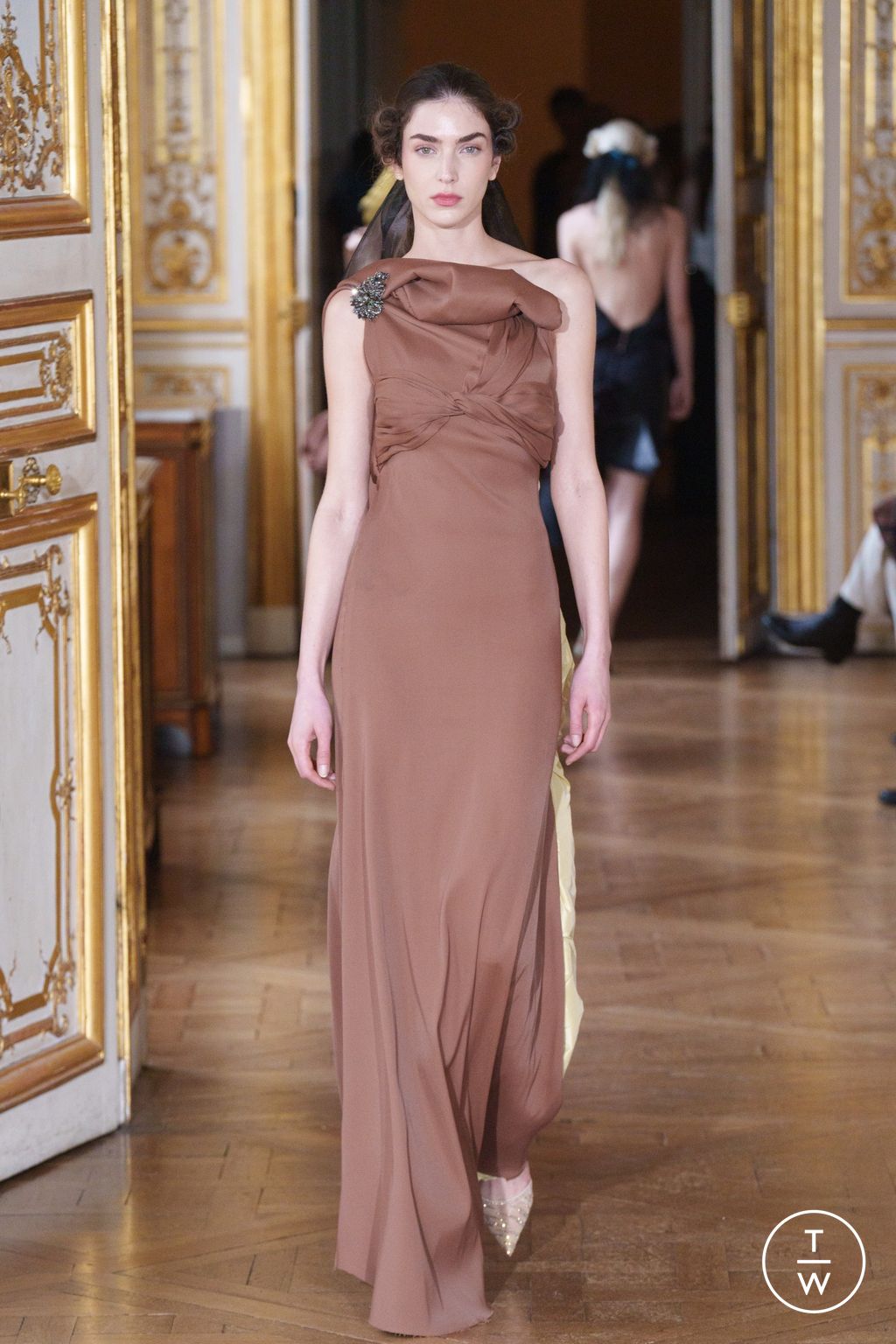 Fashion Week Paris Spring/Summer 2024 look 0 from the Peet Dullaert collection 高级定制