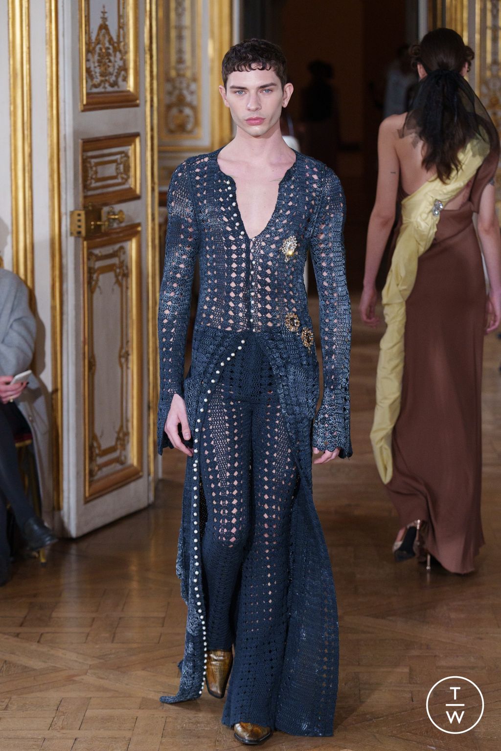 Fashion Week Paris Spring/Summer 2024 look 0 from the Peet Dullaert collection 高级定制