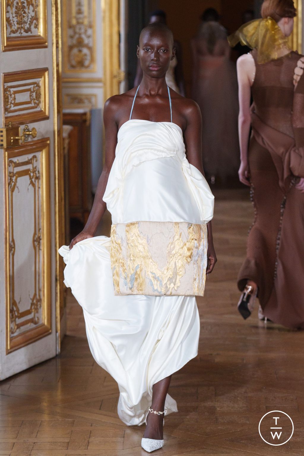 Fashion Week Paris Spring/Summer 2024 look 27 from the Peet Dullaert collection couture