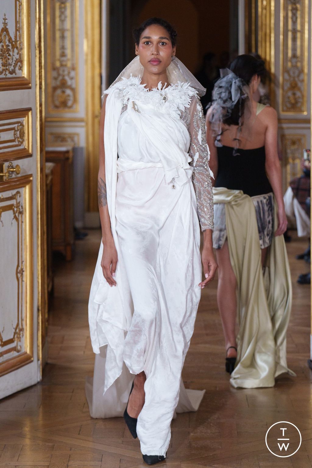 Fashion Week Paris Spring/Summer 2024 look 30 from the Peet Dullaert collection couture