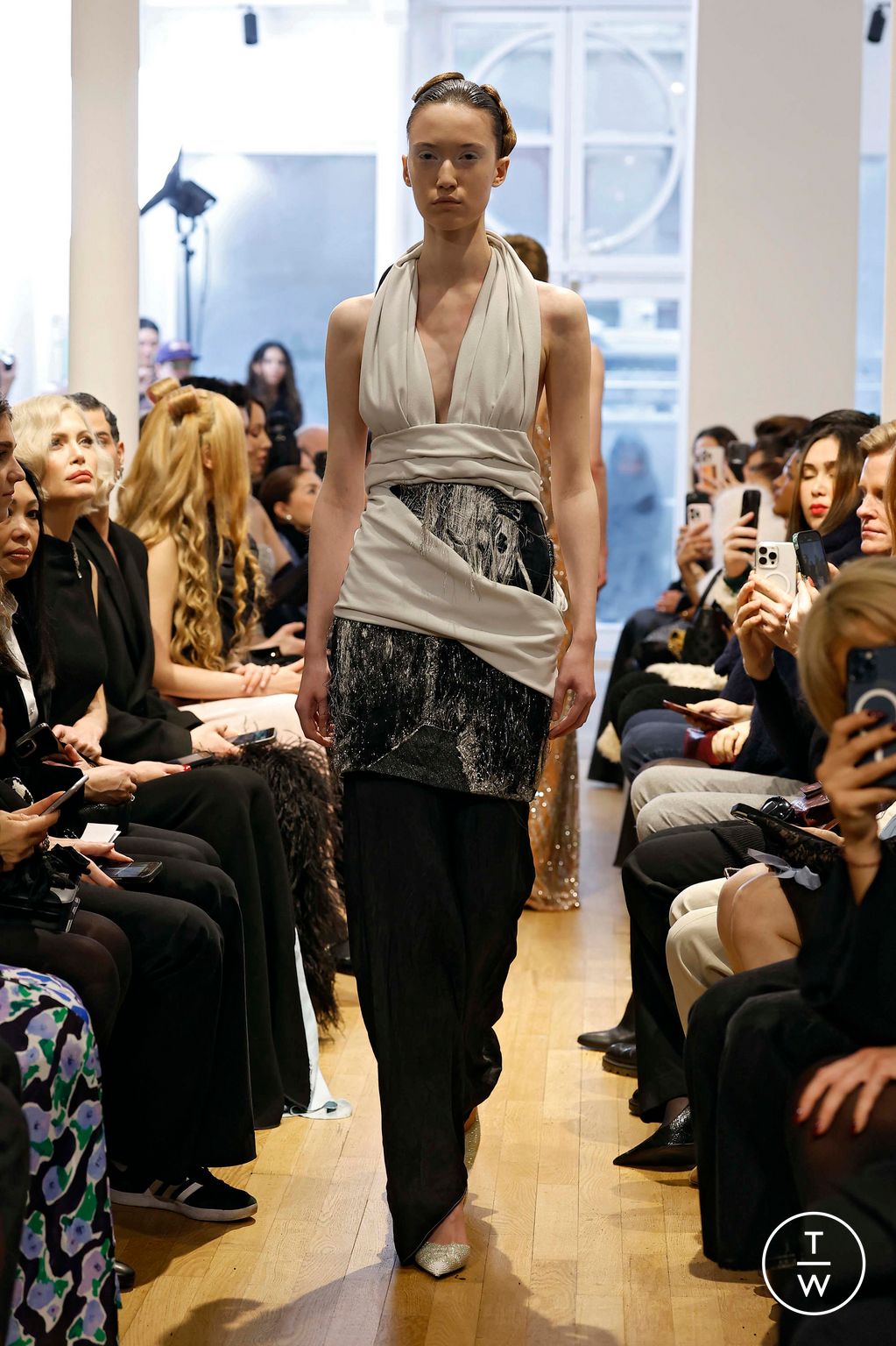 Fashion Week Paris Spring/Summer 2025 look 6 from the Peet Dullaert collection couture