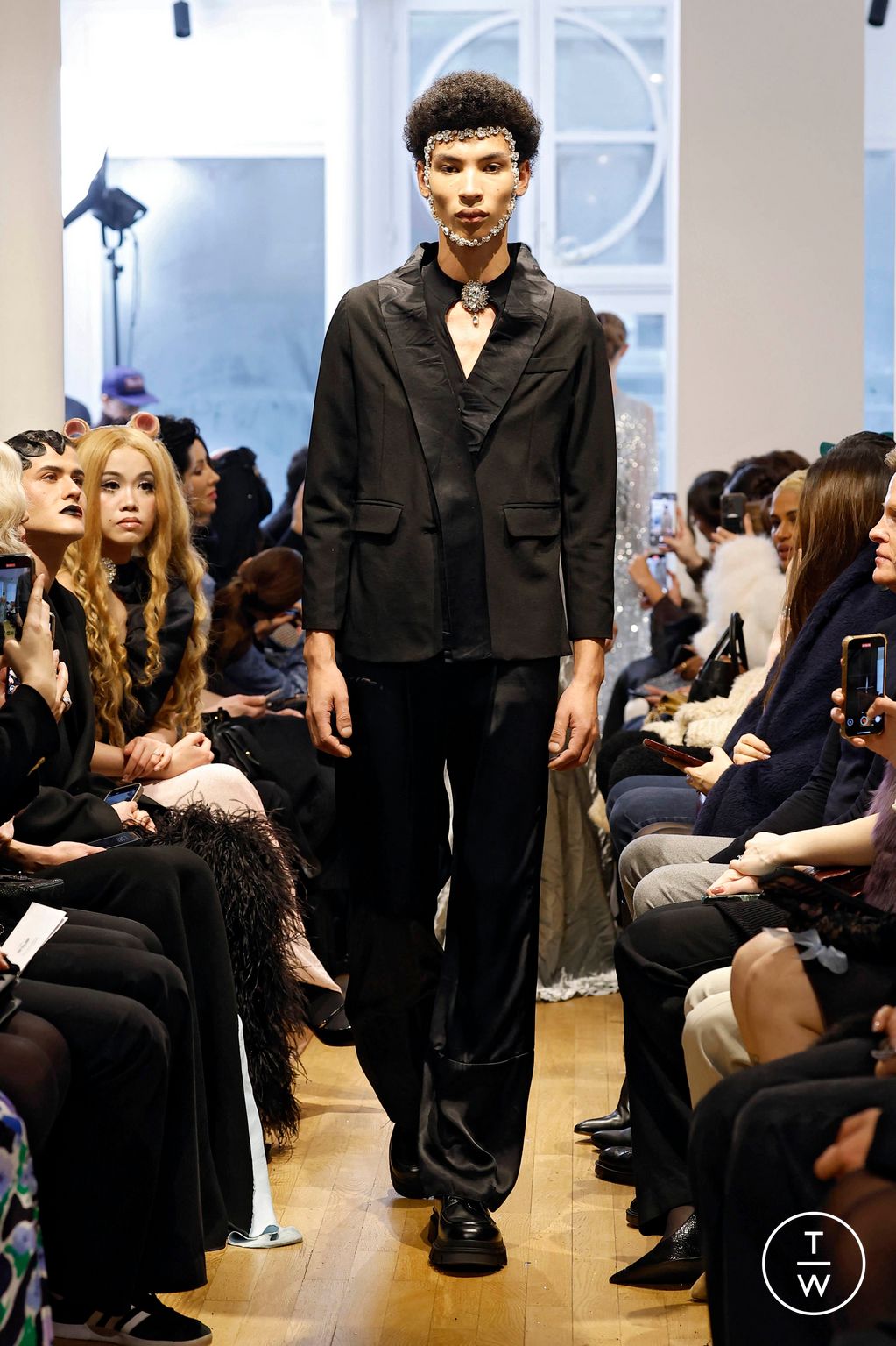 Fashion Week Paris Spring/Summer 2025 look 12 from the Peet Dullaert collection couture