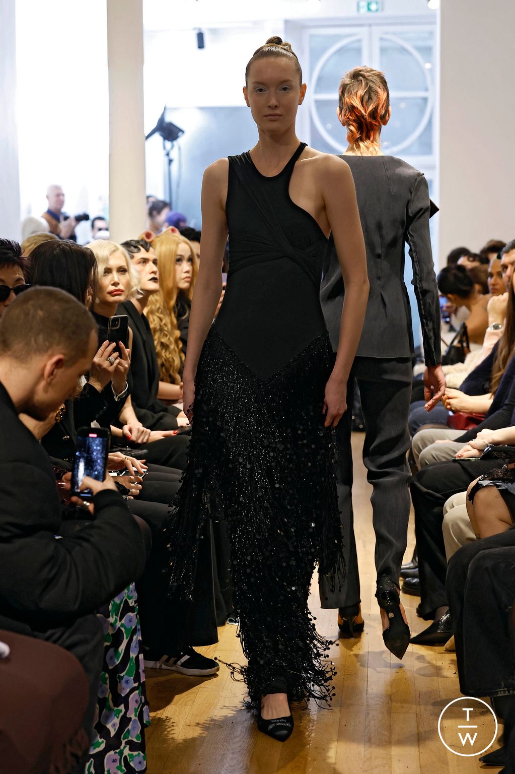 Fashion Week Paris Spring/Summer 2025 look 14 from the Peet Dullaert collection couture