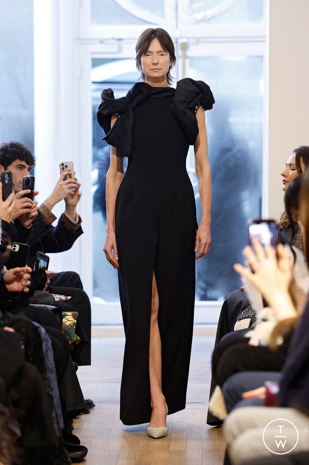 Fashion Week Paris Spring/Summer 2025 look 28 from the Peet Dullaert collection couture