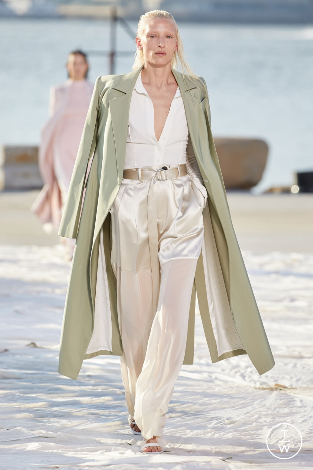 Fashion Week New York Spring/Summer 2022 look 2 from the Peter Do collection 女装