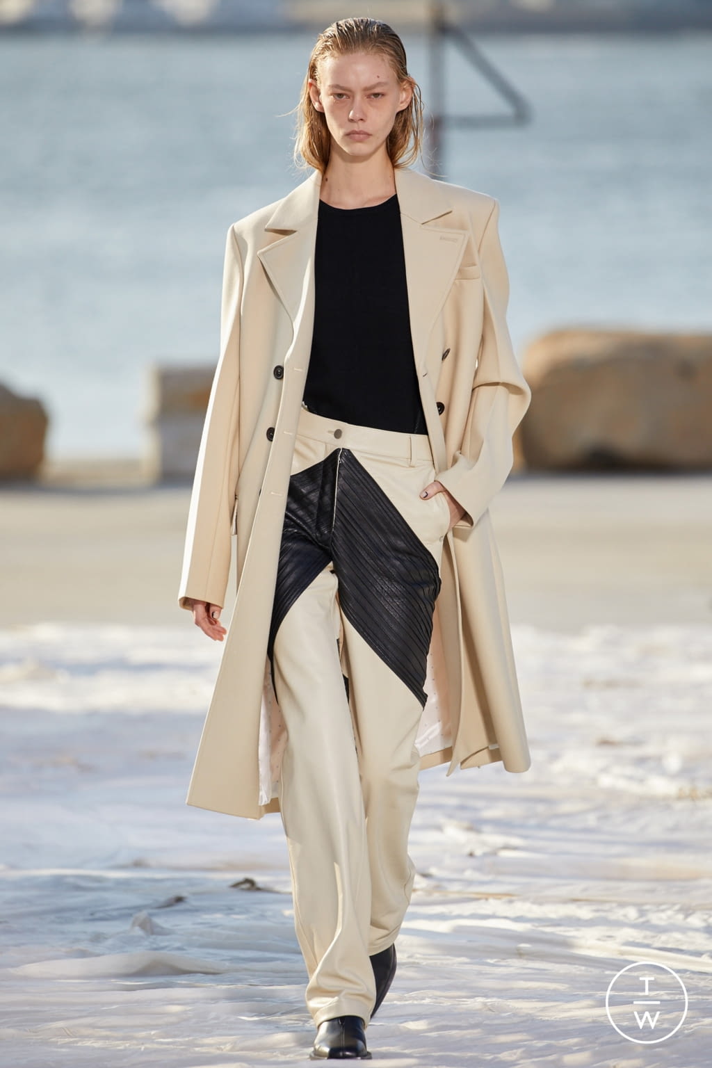 Fashion Week New York Spring/Summer 2022 look 14 from the Peter Do collection 女装