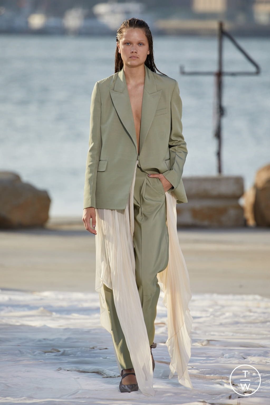Fashion Week New York Spring/Summer 2022 look 29 from the Peter Do collection womenswear
