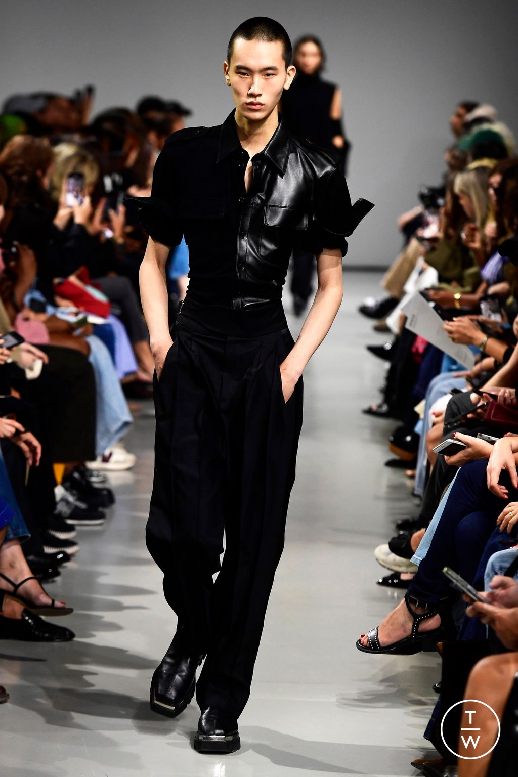 Fashion Week Paris Spring/Summer 2024 look 10 de la collection Peter Do womenswear