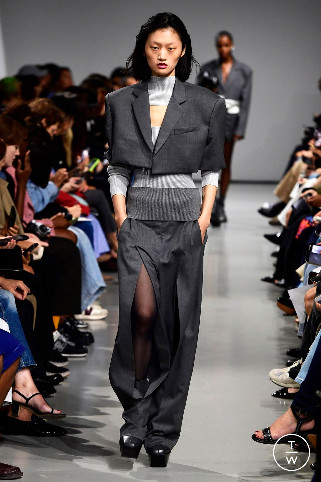 Fashion Week Paris Spring/Summer 2024 look 13 de la collection Peter Do womenswear
