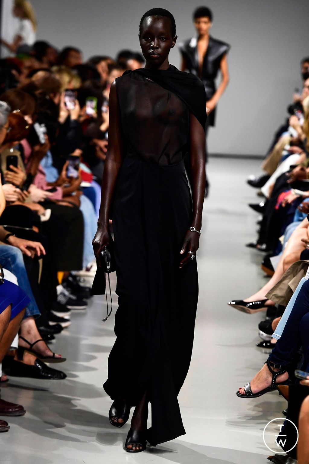 Fashion Week Paris Spring/Summer 2024 look 18 de la collection Peter Do womenswear