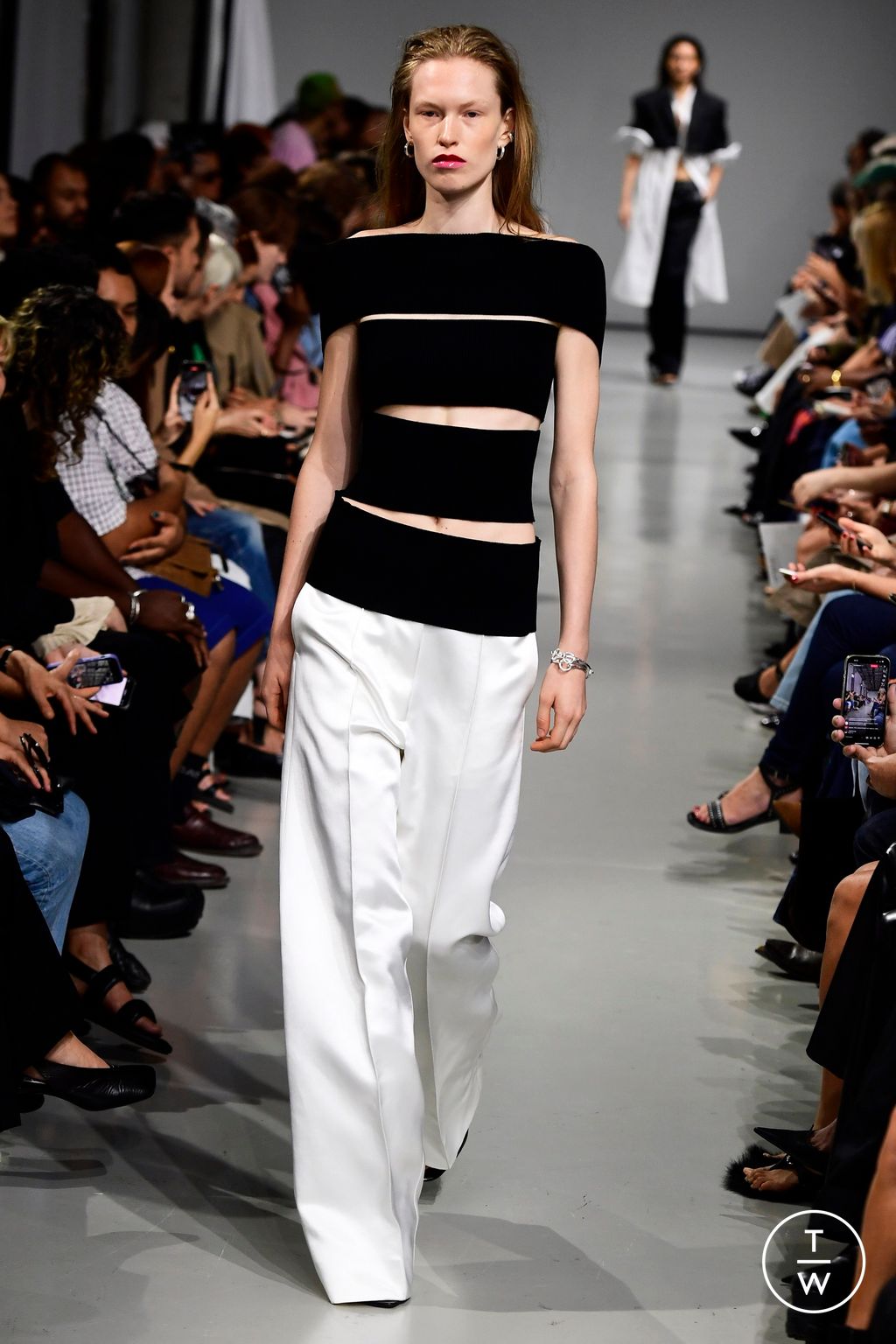 Fashion Week Paris Spring/Summer 2024 look 28 from the Peter Do collection womenswear