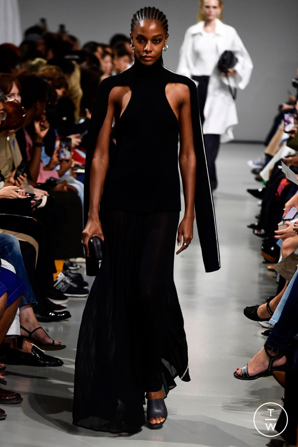 Fashion Week Paris Spring/Summer 2024 look 33 from the Peter Do collection 女装