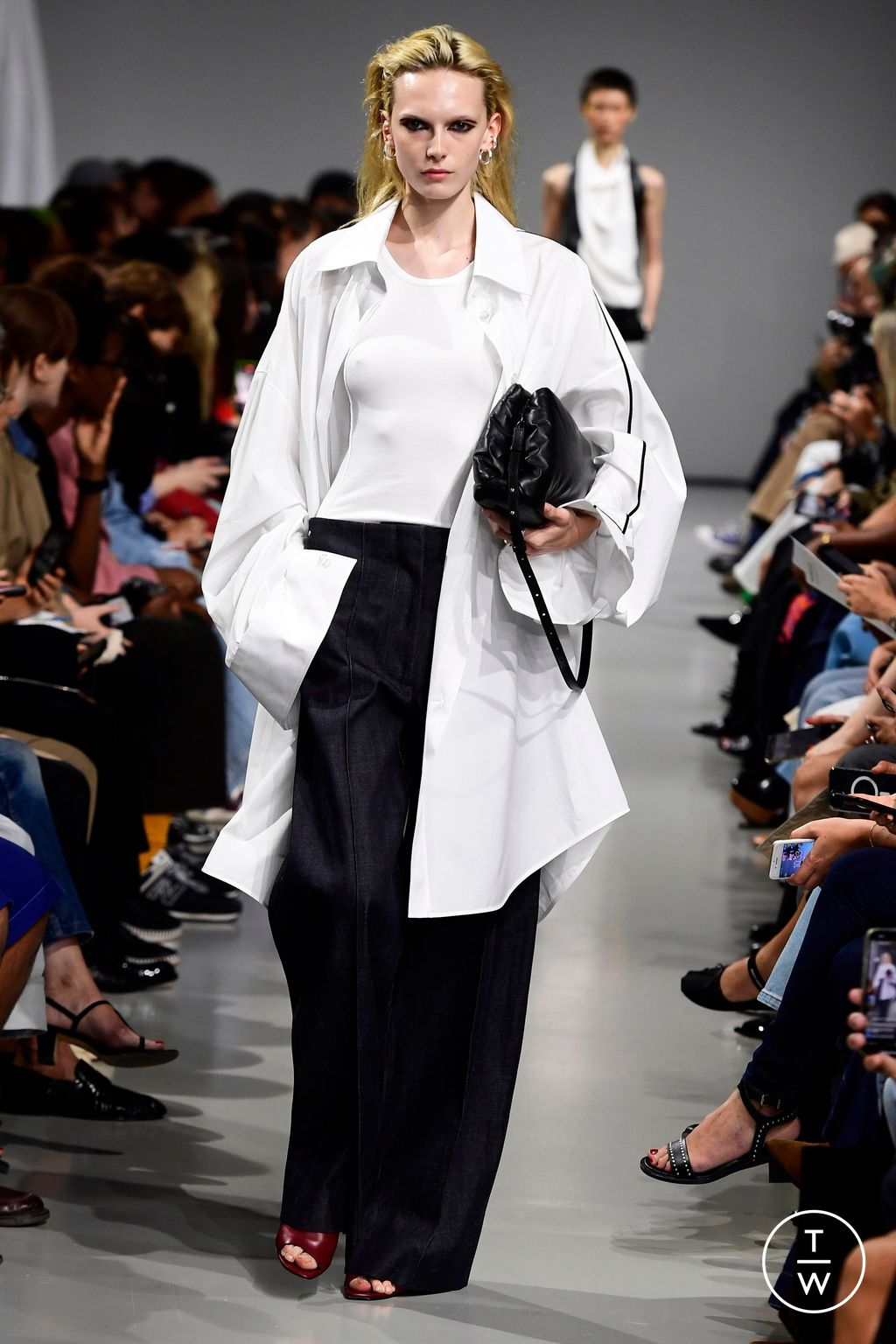 Fashion Week Paris Spring/Summer 2024 look 34 from the Peter Do collection womenswear