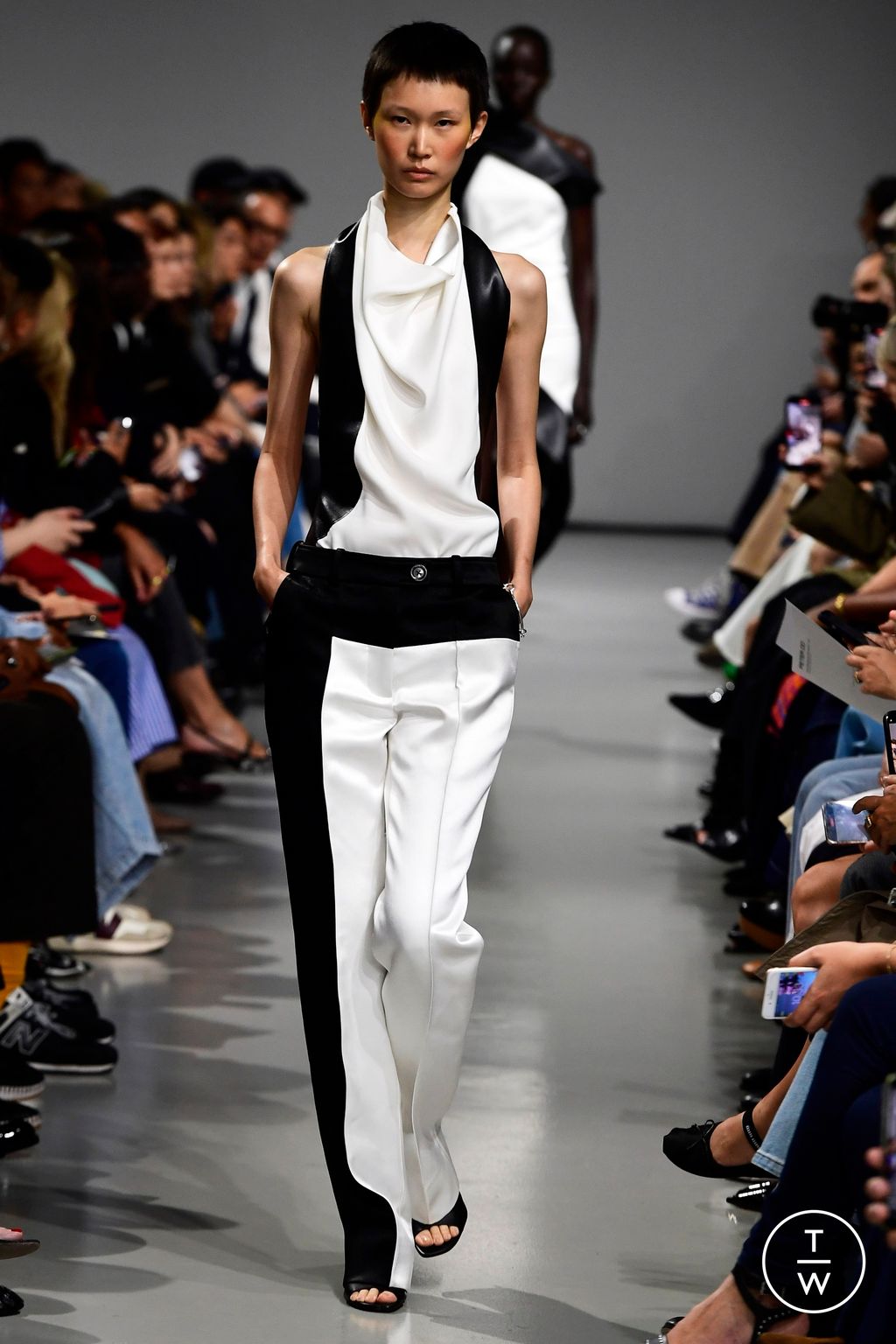 Fashion Week Paris Spring/Summer 2024 look 35 de la collection Peter Do womenswear