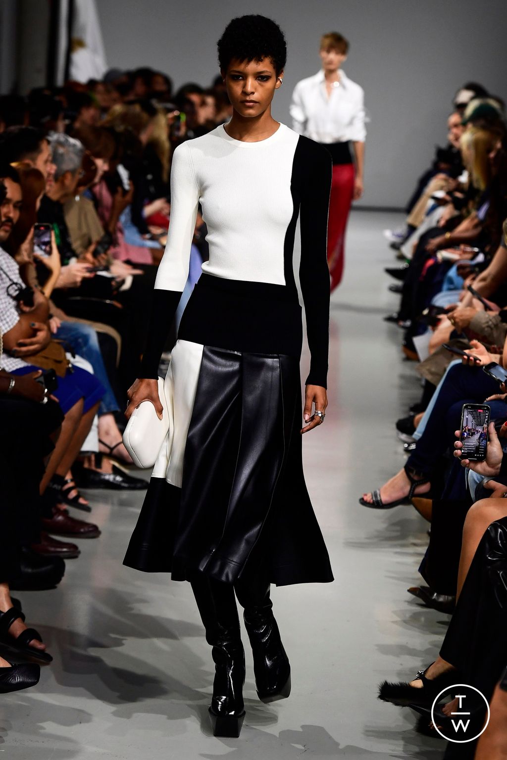 Fashion Week Paris Spring/Summer 2024 look 37 de la collection Peter Do womenswear