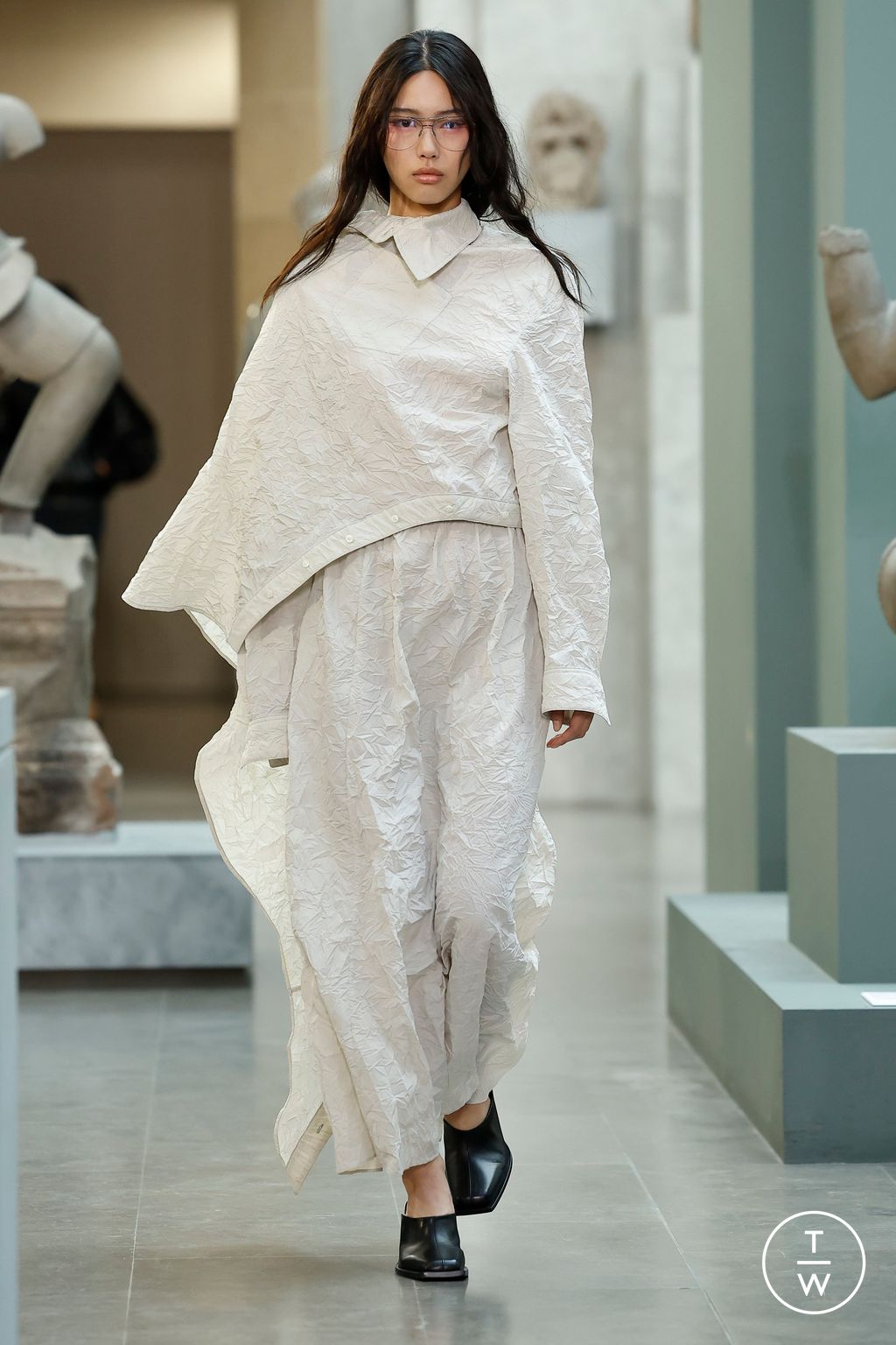 Fashion Week Paris Spring-Summer 2025 look 8 de la collection Peter Do womenswear