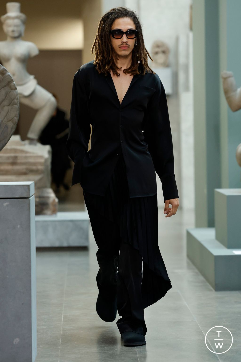 Fashion Week Paris Spring-Summer 2025 look 17 from the Peter Do collection womenswear