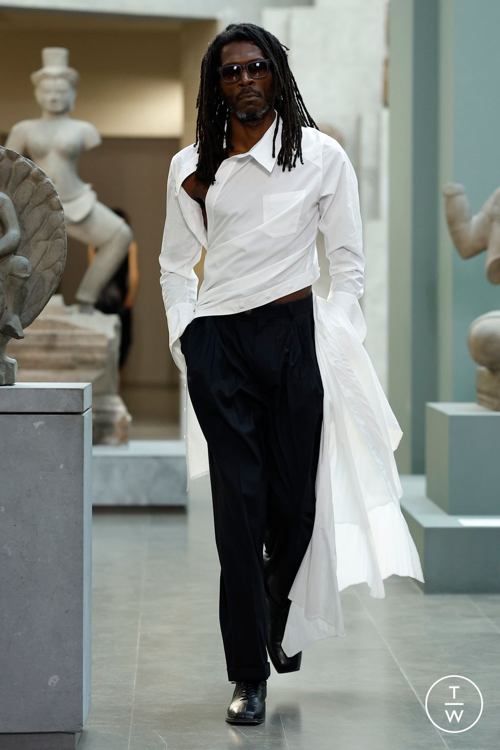 Fashion Week Paris Spring-Summer 2025 look 20 from the Peter Do collection womenswear