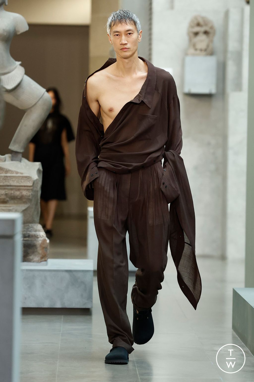 Fashion Week Paris Spring-Summer 2025 look 25 from the Peter Do collection womenswear