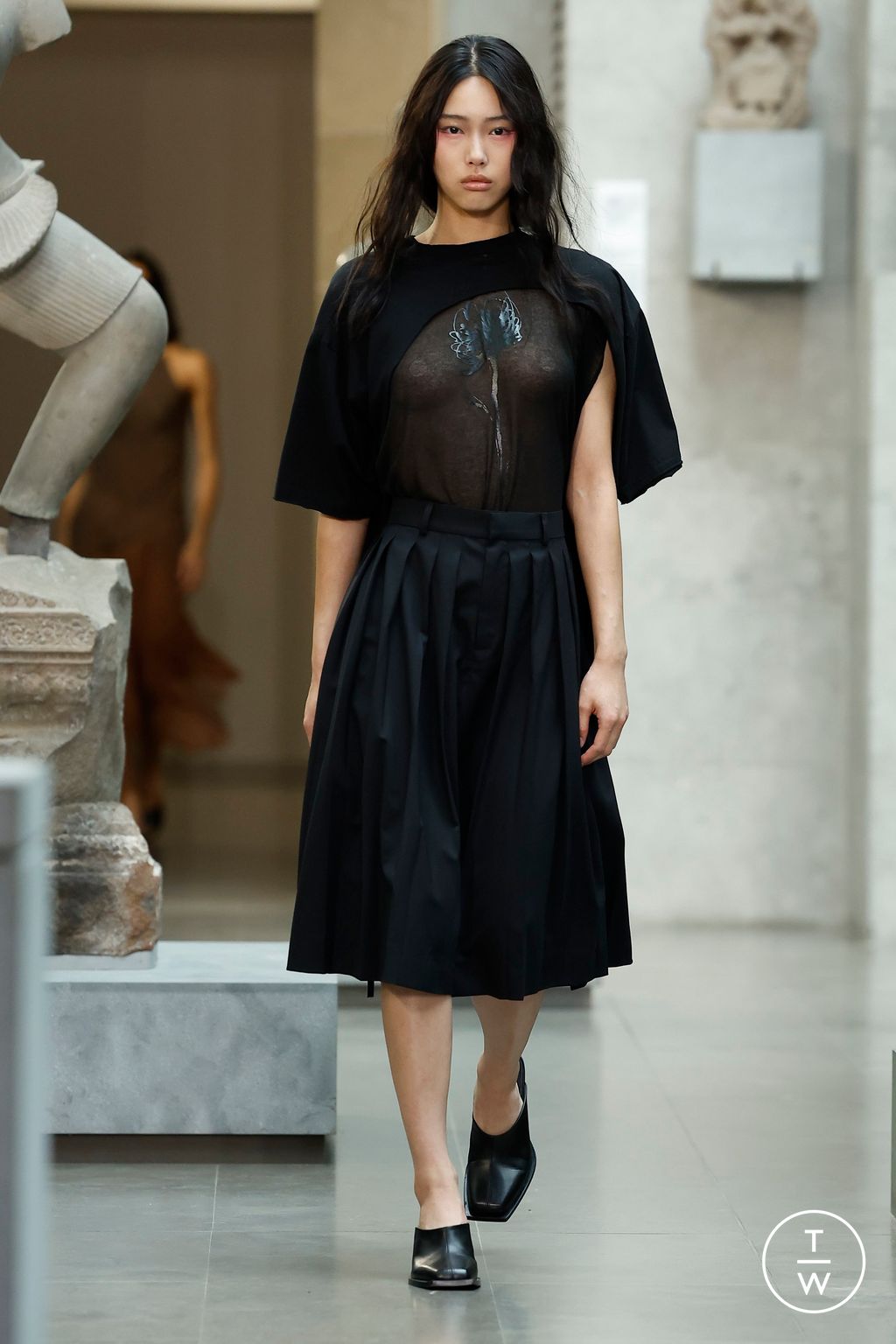 Fashion Week Paris Spring/Summer 2025 look 26 from the Peter Do collection 女装