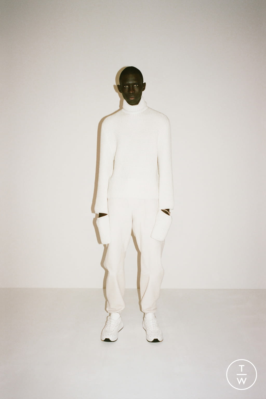 Fashion Week Milan Pre-Fall 2019 look 29 from the Bottega Veneta collection 男装