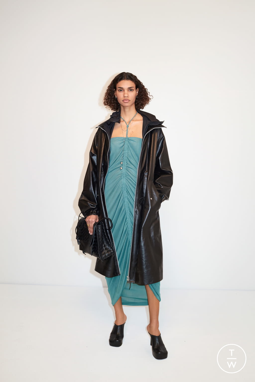 Fashion Week Milan Pre-Fall 2020 look 1 de la collection Bottega Veneta womenswear