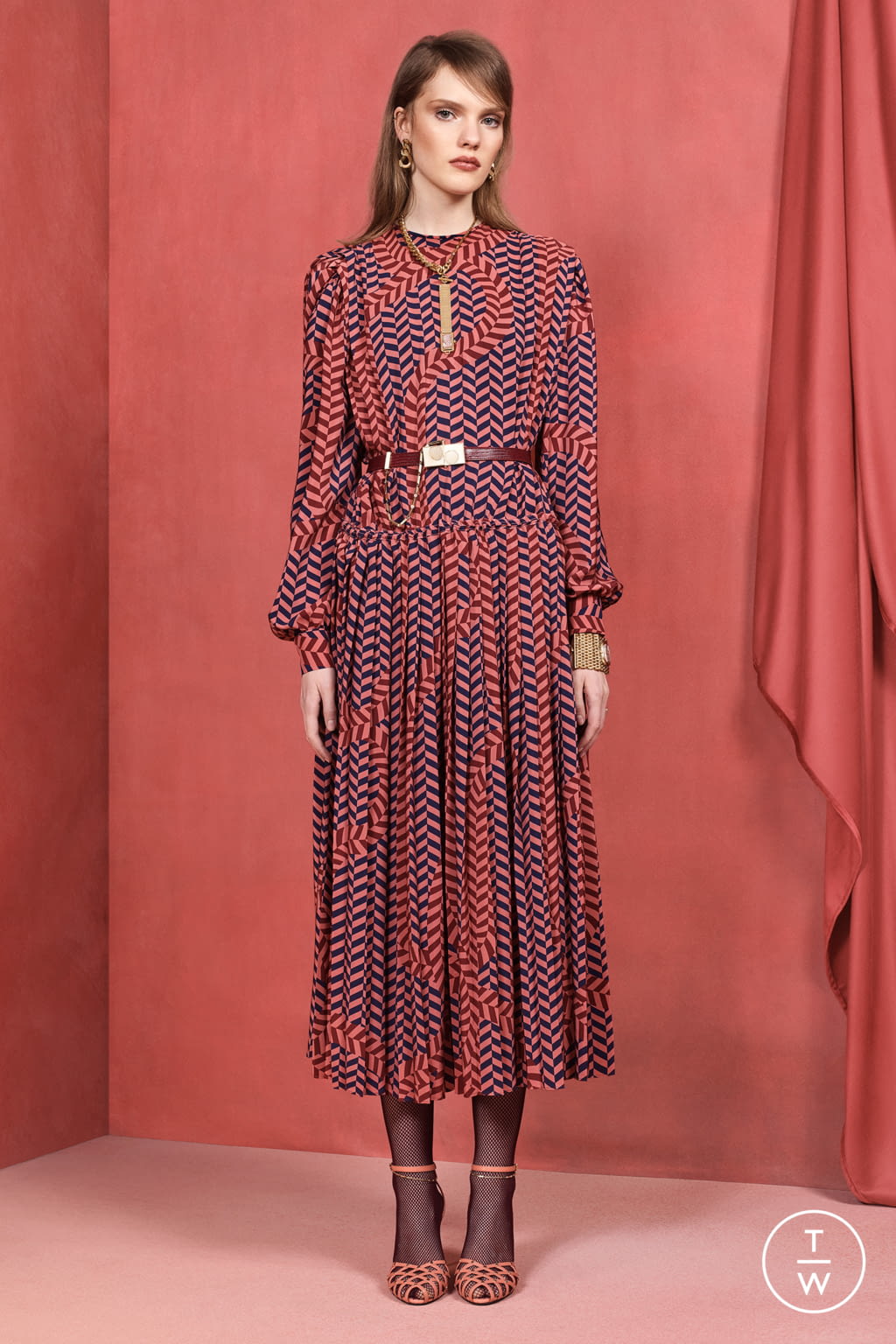 Fashion Week London Pre-Fall 2020 look 3 from the Ports 1961 collection 女装