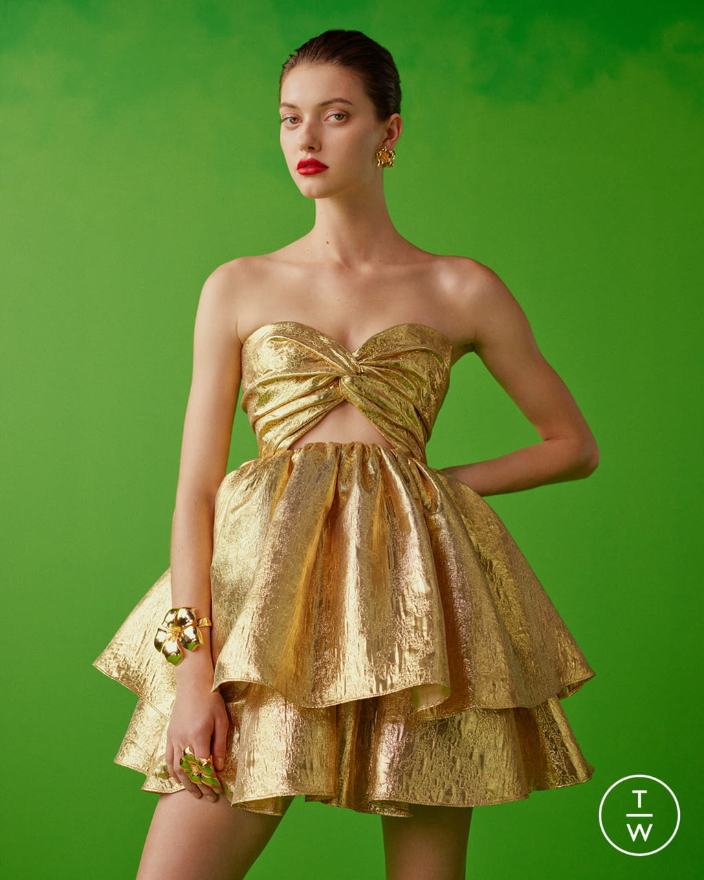 Fashion Week New York Pre-Fall 2022 look 43 from the Carolina Herrera collection womenswear