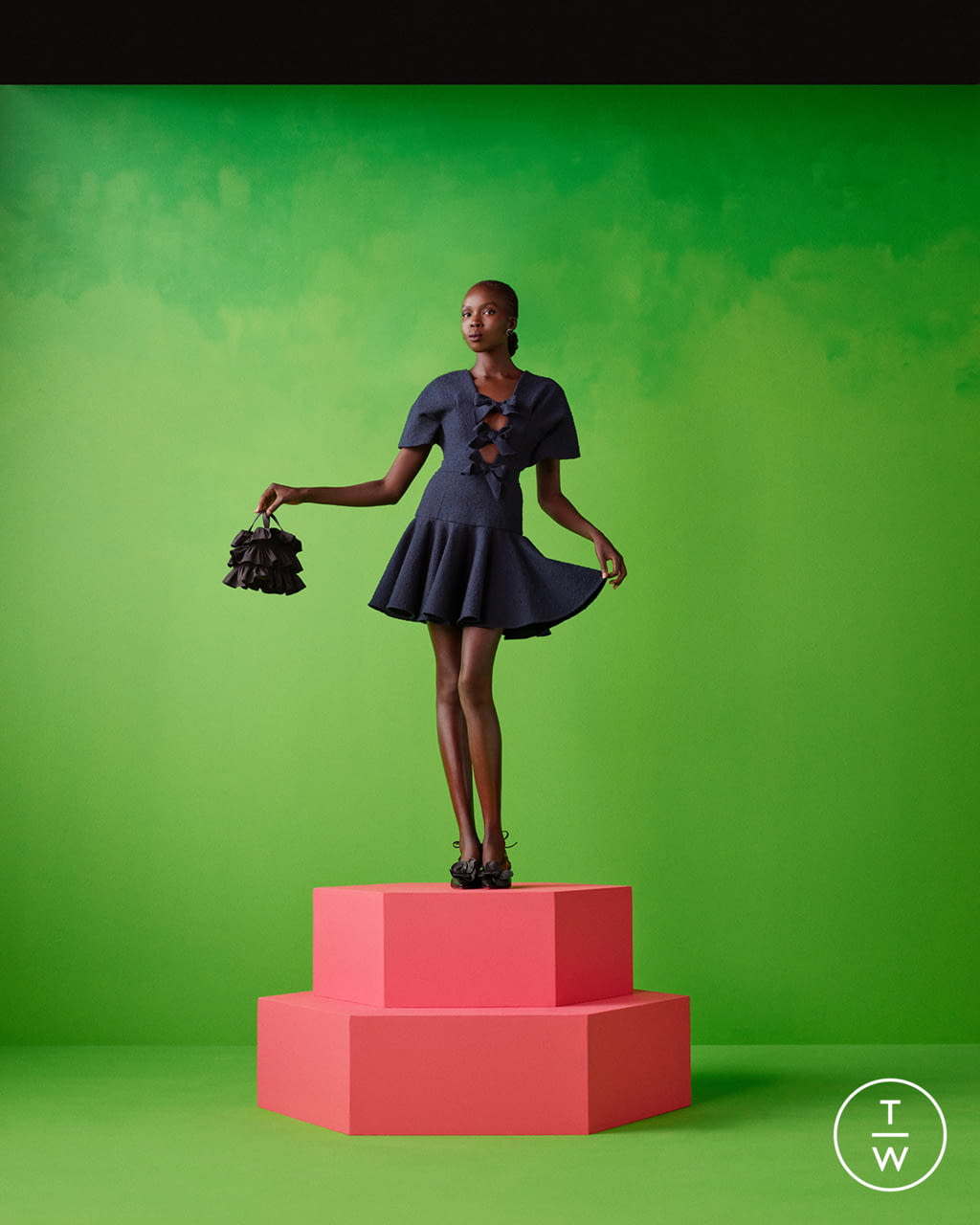 Fashion Week New York Pre-Fall 2022 look 46 from the Carolina Herrera collection womenswear