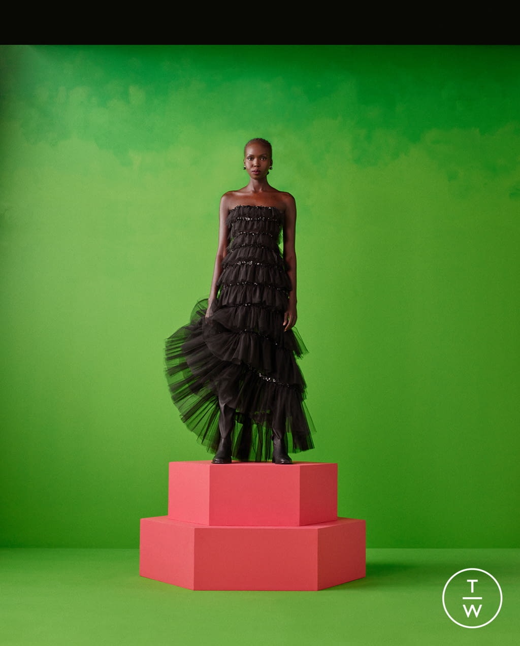 Fashion Week New York Pre-Fall 2022 look 49 from the Carolina Herrera collection 女装