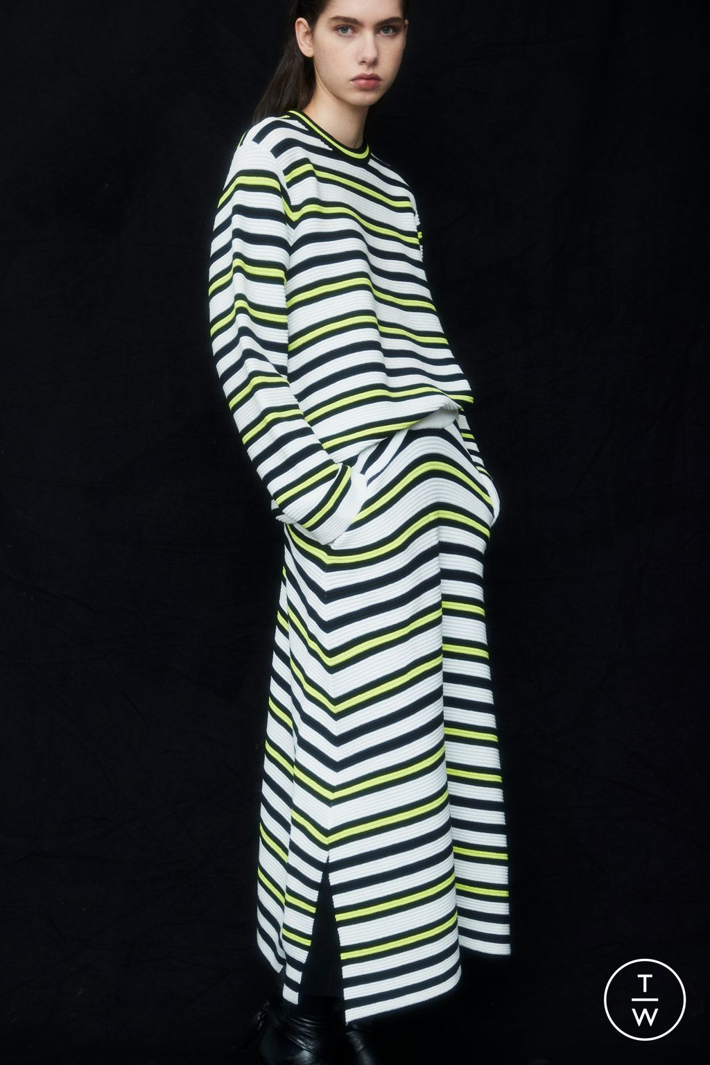 Fashion Week Paris Pre-Fall 2022 look 10 from the Christian Wijnants collection womenswear