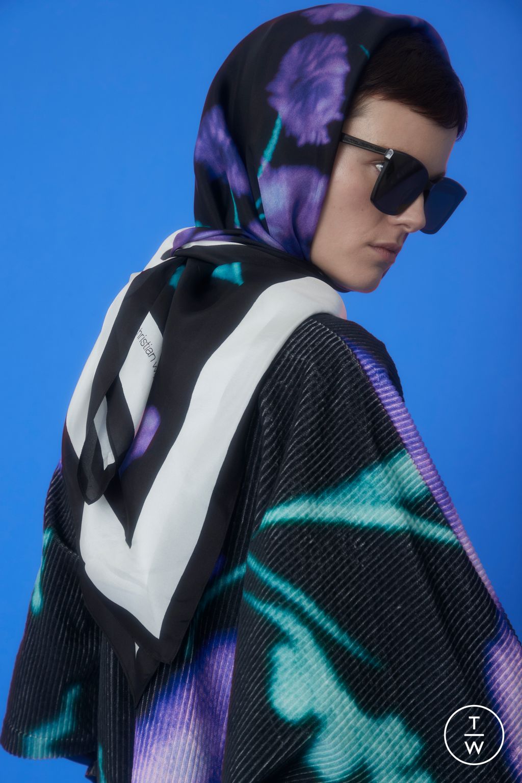 Fashion Week Paris Pre-Fall 2022 look 21 from the Christian Wijnants collection womenswear