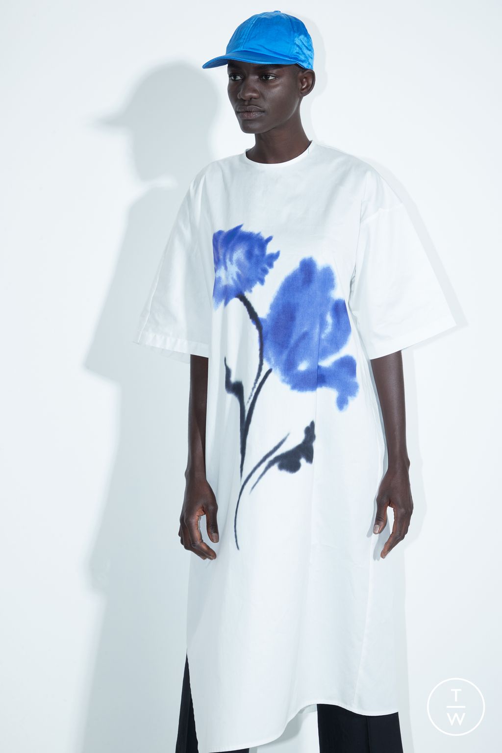 Fashion Week Paris Pre-Fall 2022 look 30 from the Christian Wijnants collection womenswear