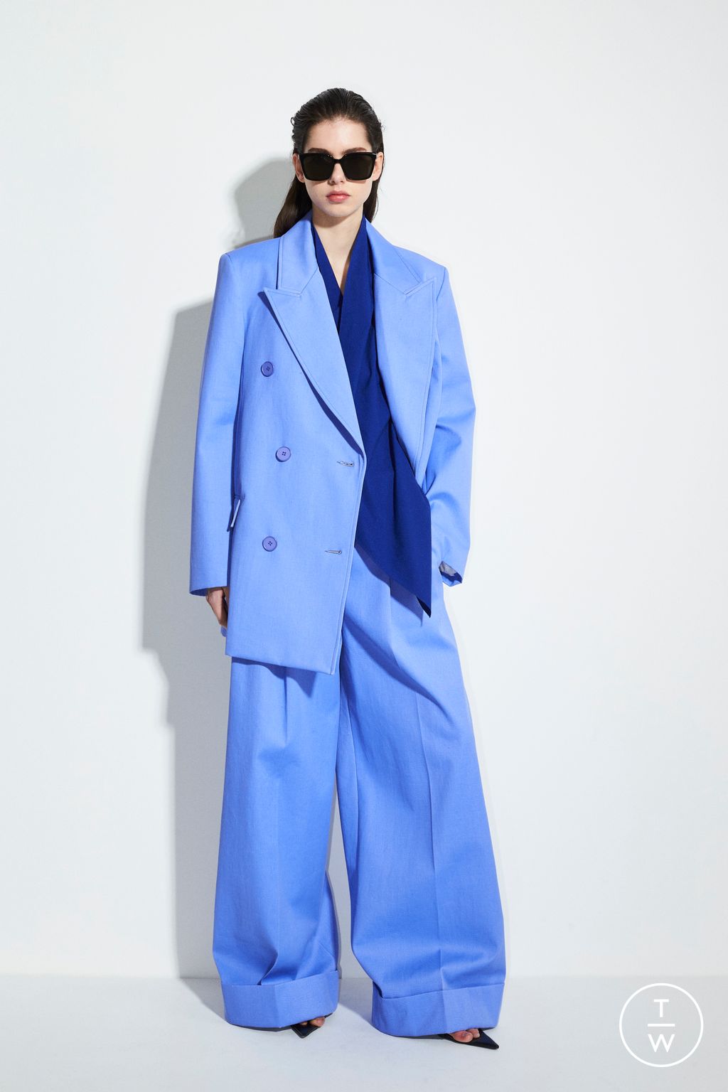 Fashion Week Paris Pre-Fall 2022 look 32 from the Christian Wijnants collection womenswear