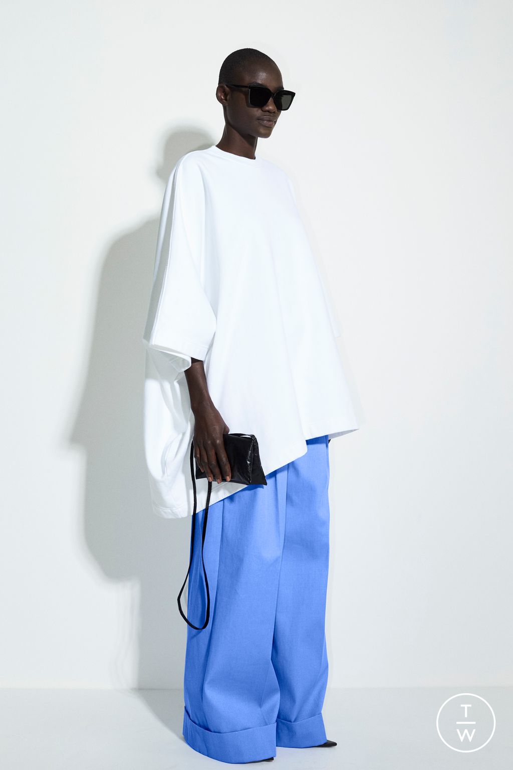 Fashion Week Paris Pre-Fall 2022 look 33 from the Christian Wijnants collection womenswear