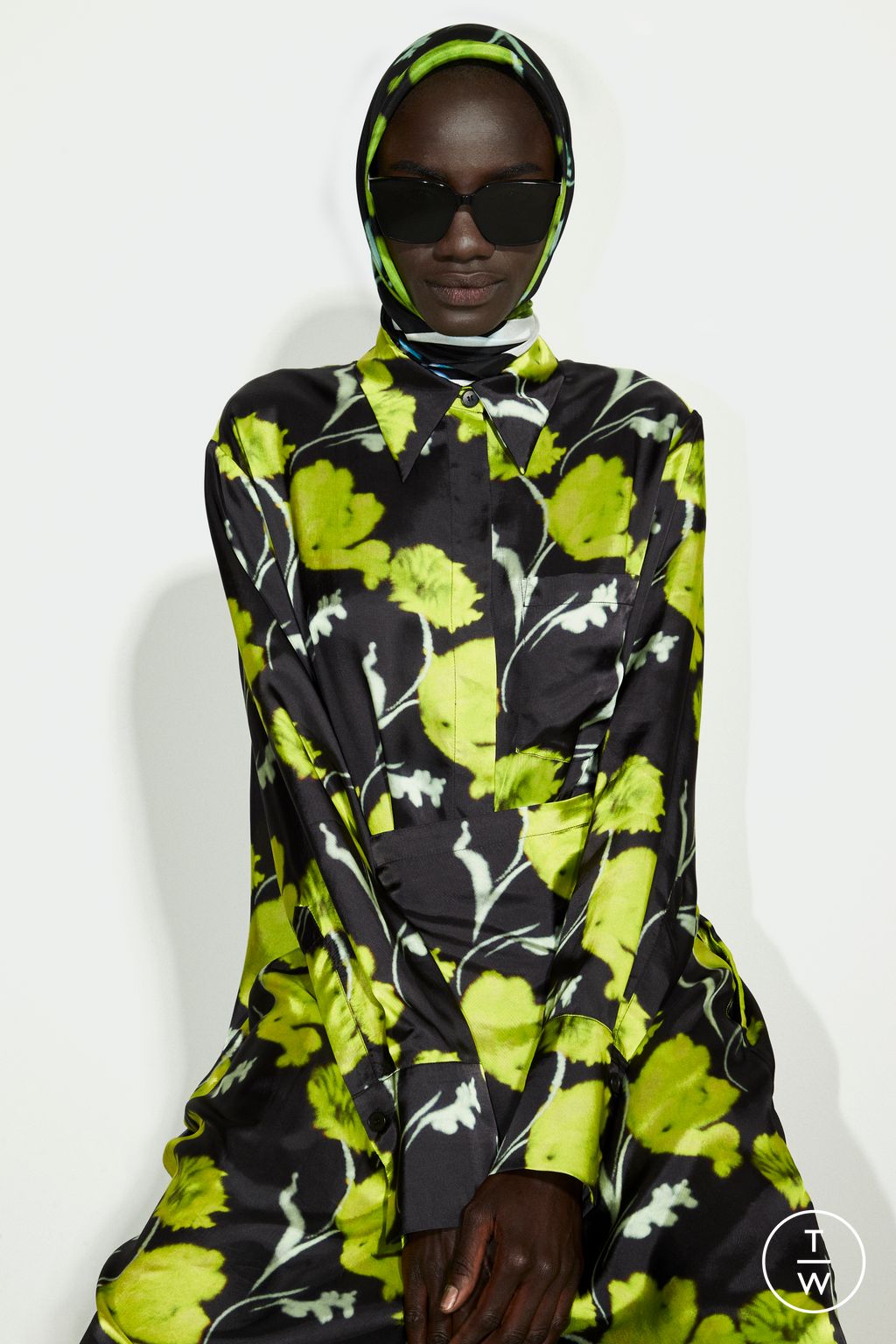 Fashion Week Paris Pre-Fall 2022 look 4 de la collection Christian Wijnants womenswear