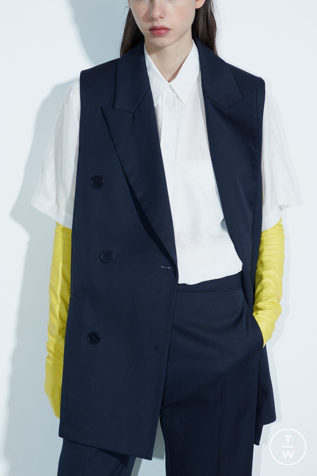 Fashion Week Paris Pre-Fall 2022 look 9 from the Christian Wijnants collection 女装