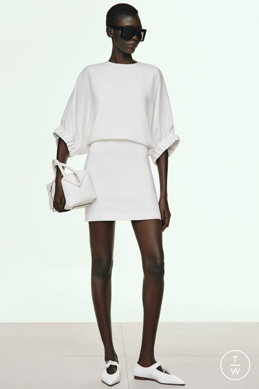 Fashion Week Milan Pre-Fall 2025 look 15 from the Max Mara collection womenswear