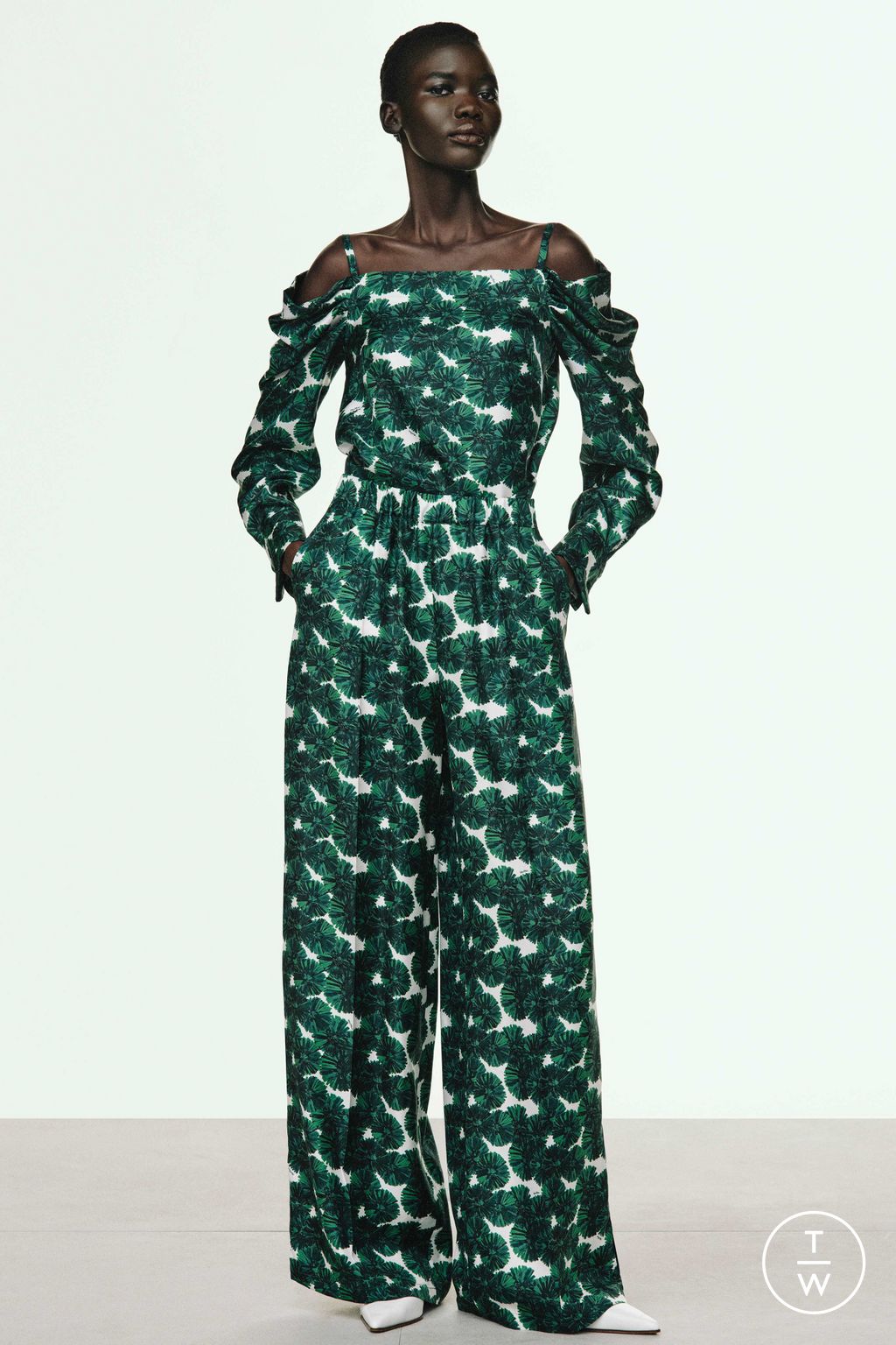 Fashion Week Milan Pre-Fall 2025 look 25 from the Max Mara collection womenswear