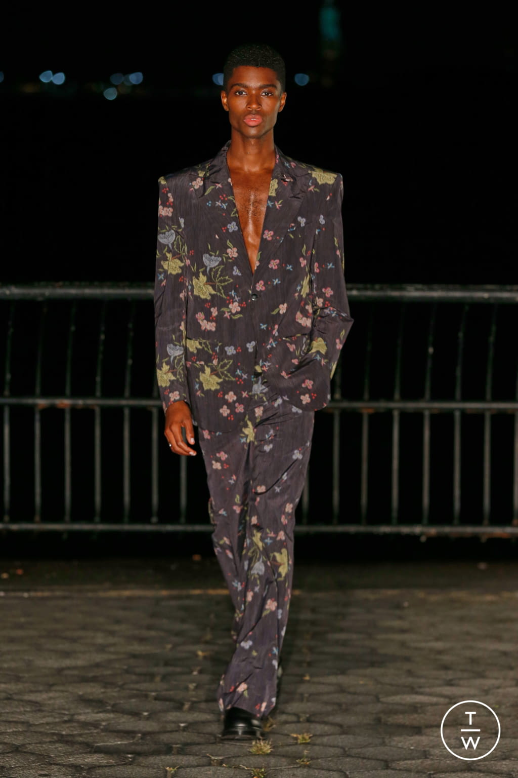 Fashion Week New York Spring/Summer 2022 look 10 from the Prabal Gurung collection 女装