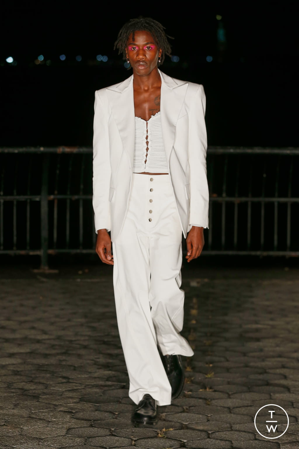 Fashion Week New York Spring/Summer 2022 look 14 from the Prabal Gurung collection 女装