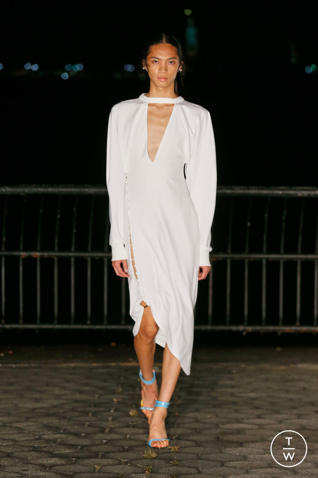 Fashion Week New York Spring/Summer 2022 look 17 from the Prabal Gurung collection womenswear