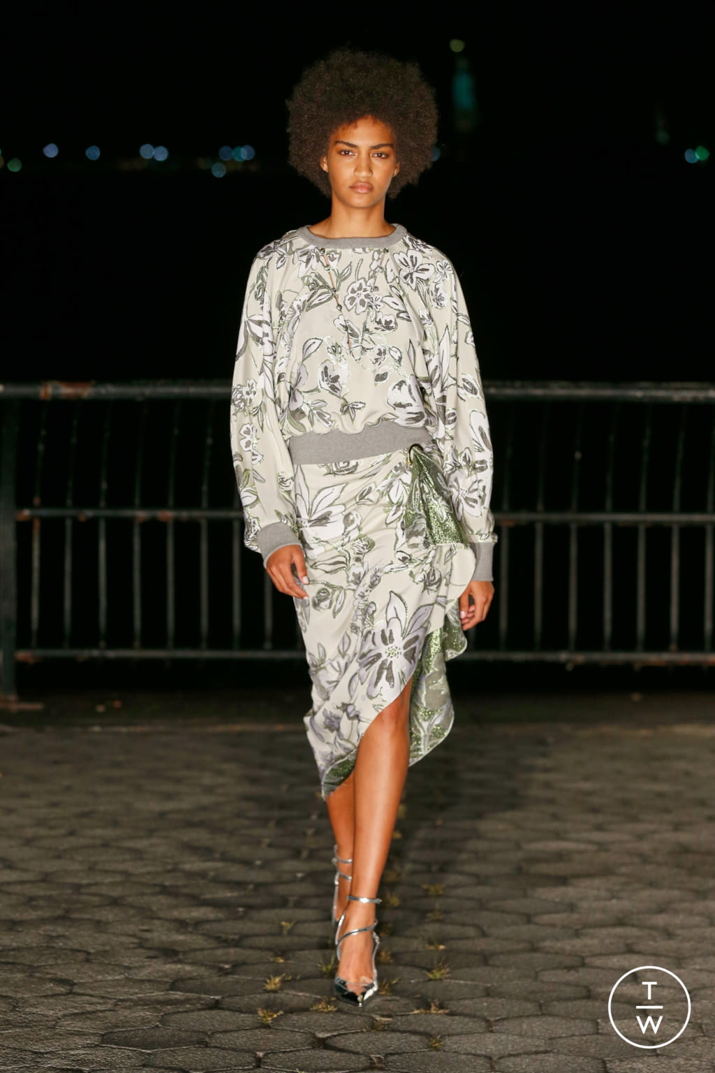 Fashion Week New York Spring/Summer 2022 look 25 from the Prabal Gurung collection womenswear