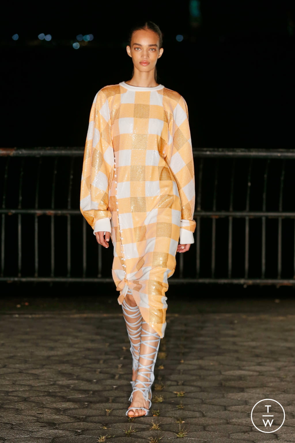 Fashion Week New York Spring/Summer 2022 look 29 de la collection Prabal Gurung womenswear