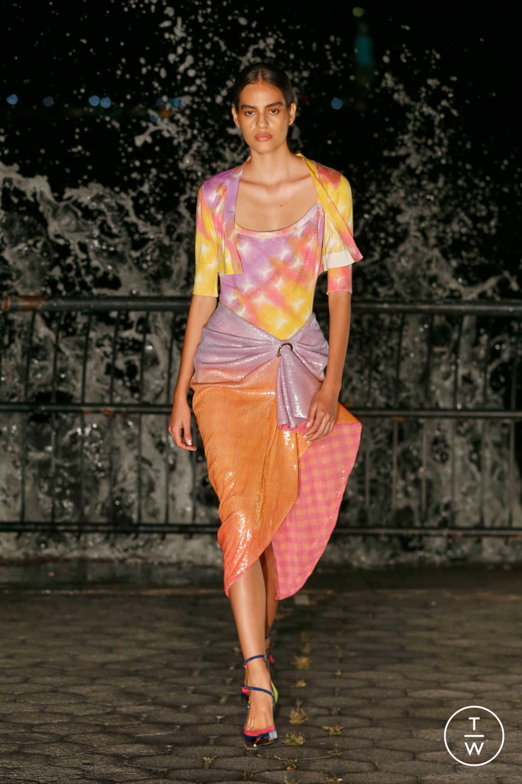 Fashion Week New York Spring/Summer 2022 look 35 from the Prabal Gurung collection 女装