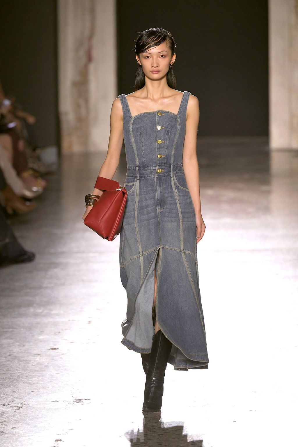 Fashion Week Milan Spring-Summer 2025 look 16 from the Phan Dang Hoang collection 女装