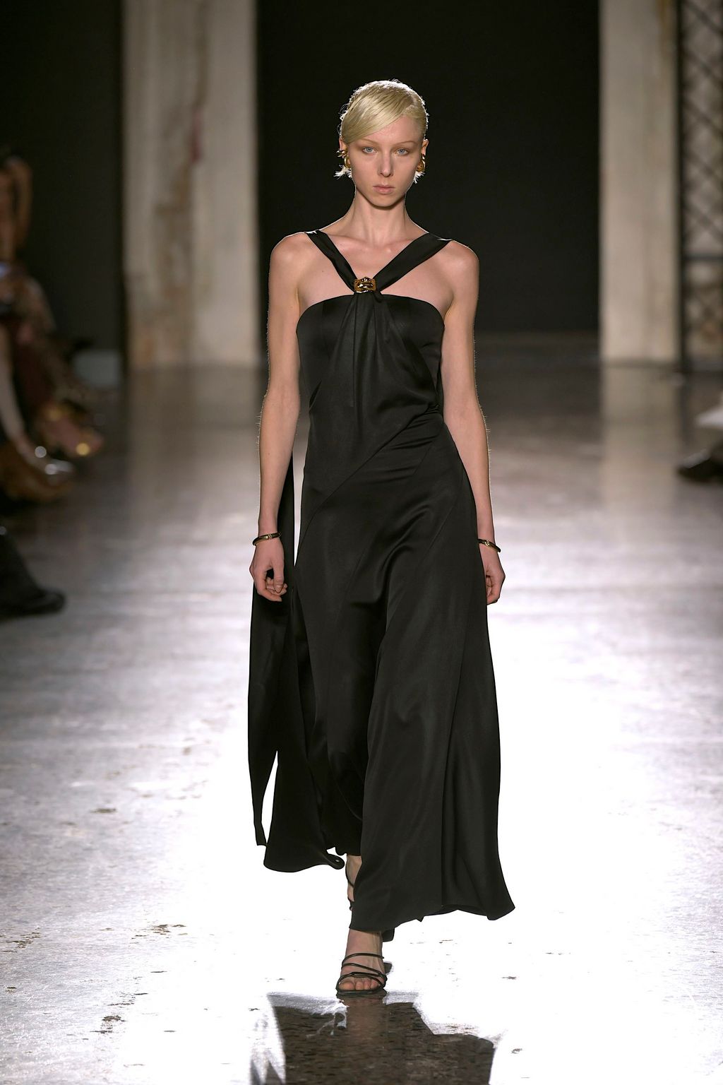 Fashion Week Milan Spring/Summer 2025 look 32 from the Phan Dang Hoang collection womenswear