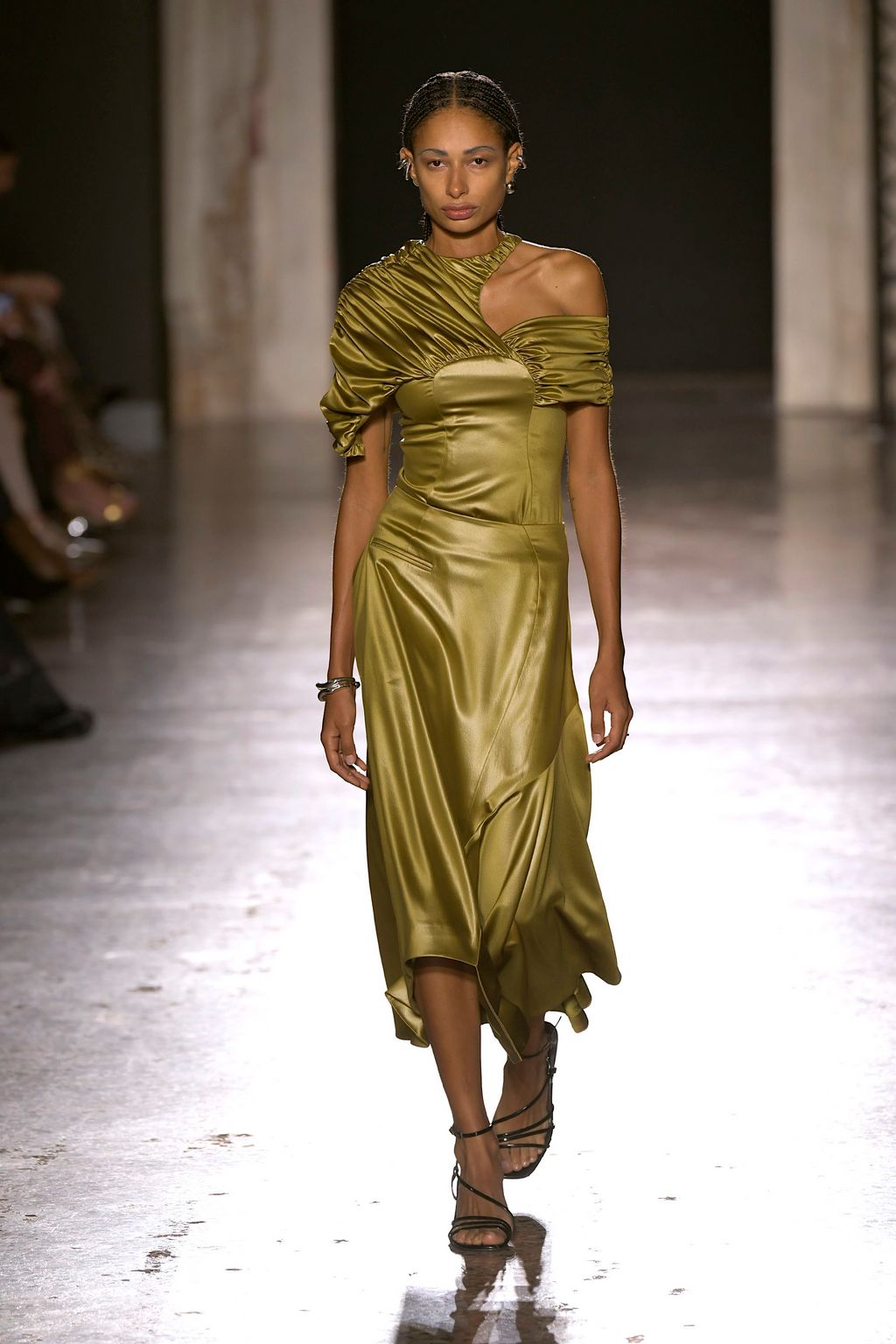 Fashion Week Milan Spring-Summer 2025 look 37 from the Phan Dang Hoang collection womenswear