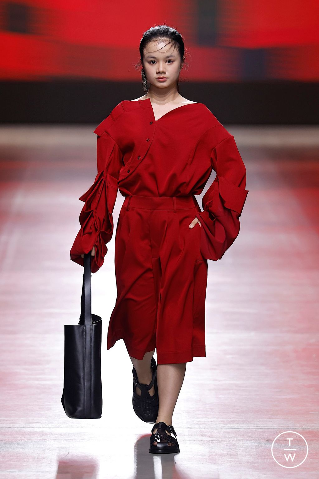 Fashion Week Milan Spring/Summer 2026 look 14 from the Phan Dang Hoang collection 女装