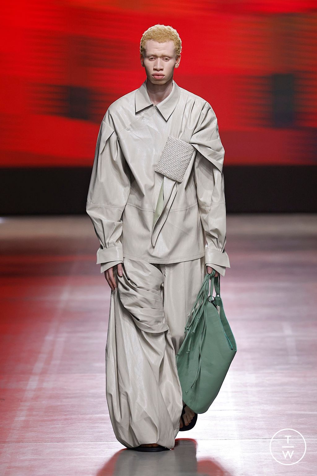 Fashion Week Milan Spring/Summer 2026 look 25 de la collection Phan Dang Hoang womenswear